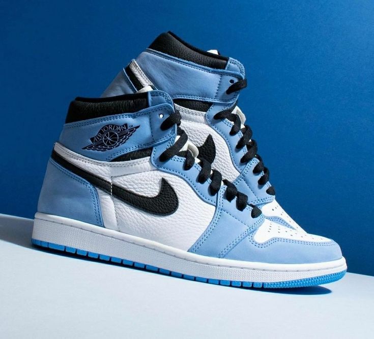 Nike Air Jordan 1 University Blue